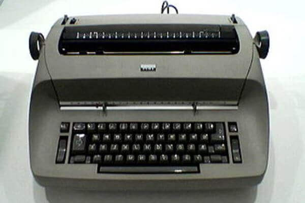 la primera máquina de escribir eléctrica