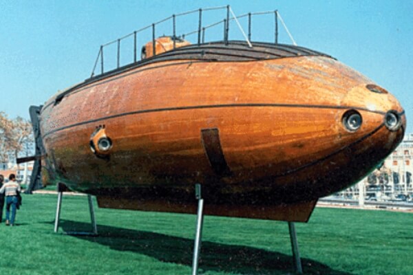primer submarino español