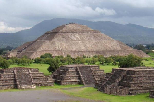 origen pirámide del sol de teotihuacan en mexico
