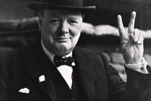 que cargo político ocupó Winston Churchill