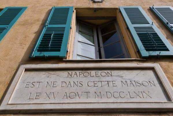 dónde nació Napoleón Bonaparte