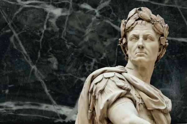 cuándo nació Julio César