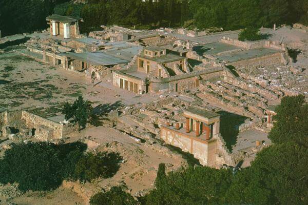 cuándo se construyó el palacio de Cnosos