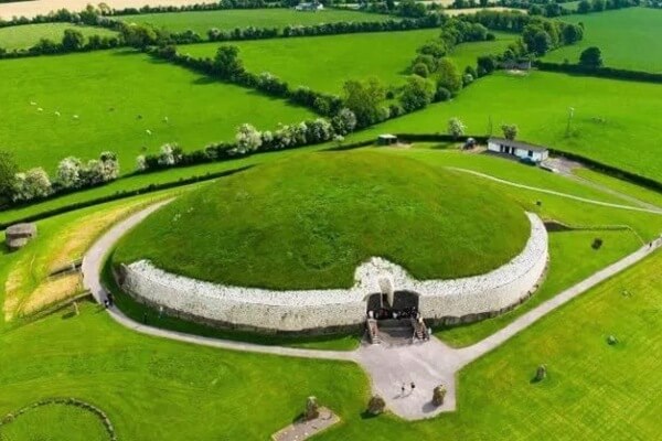 origen e historia tumba de Newgrange