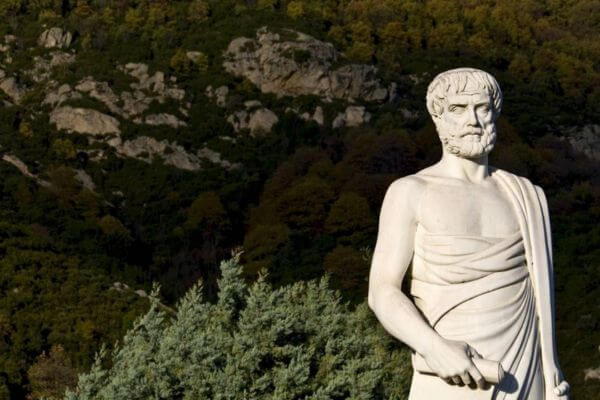 cuándo nació Aristóteles